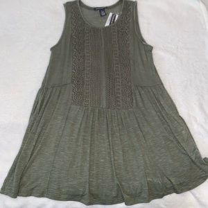 NWT Chelsea & Theodore tank